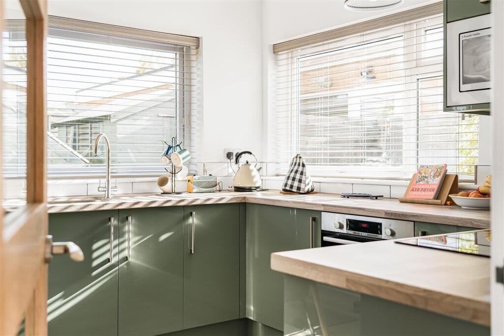 The Paddocks, Bugbrooke