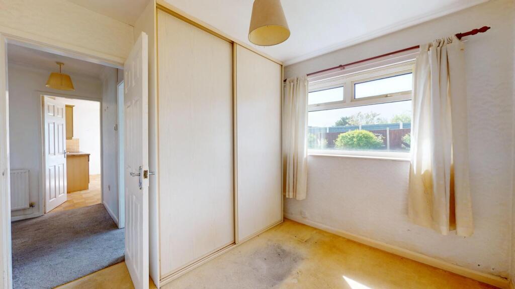 BEDROOM 2