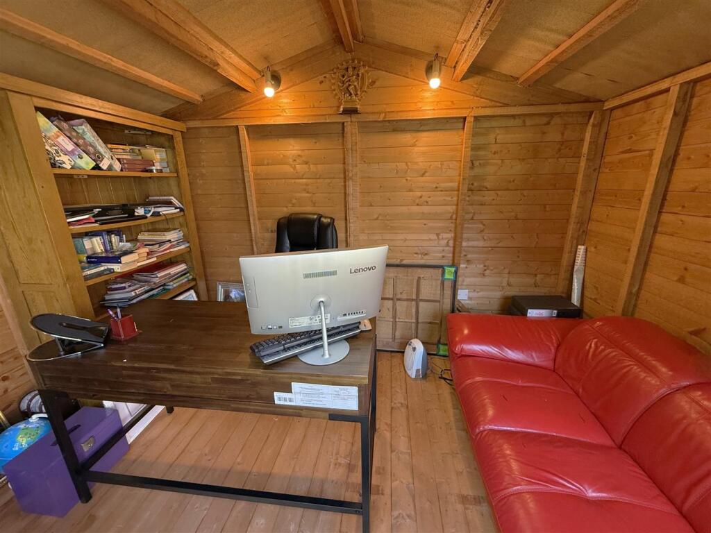 Garden Room - Office.JPG