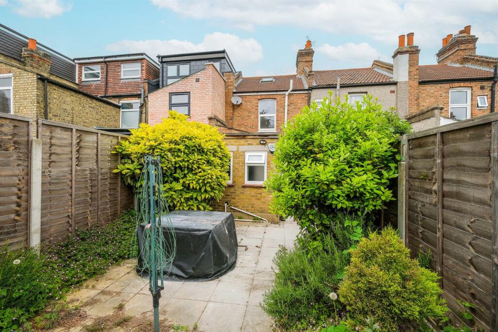 8 goldsmith road-3_resized.jpg