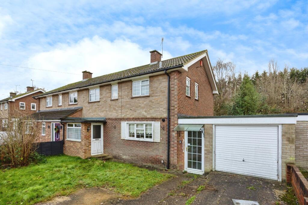 Applegarth Avenue, Guildford, Surrey, GU2