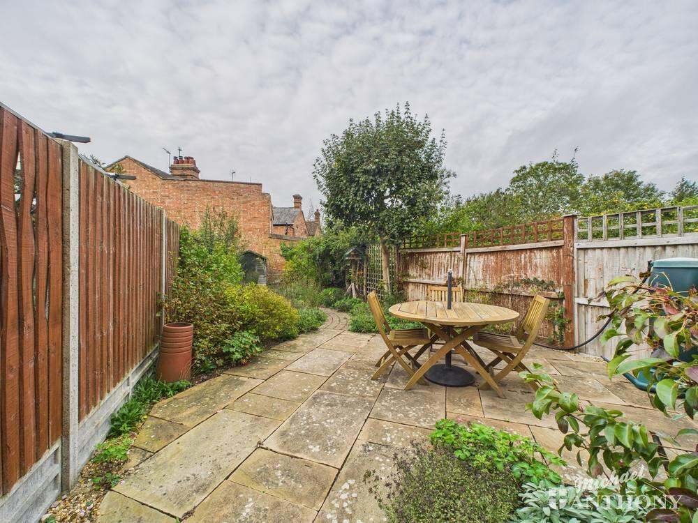 CAM02773G0-PR0361-STILL009-thumbnail-h750-70