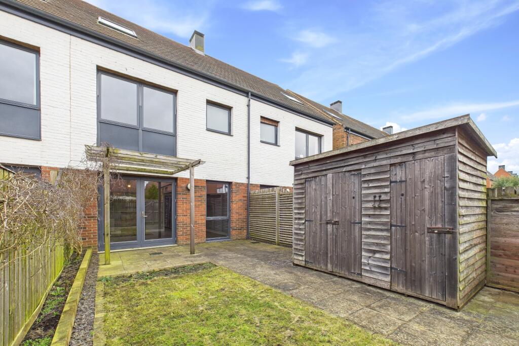 CAM03162G0-PR0225-STILL022