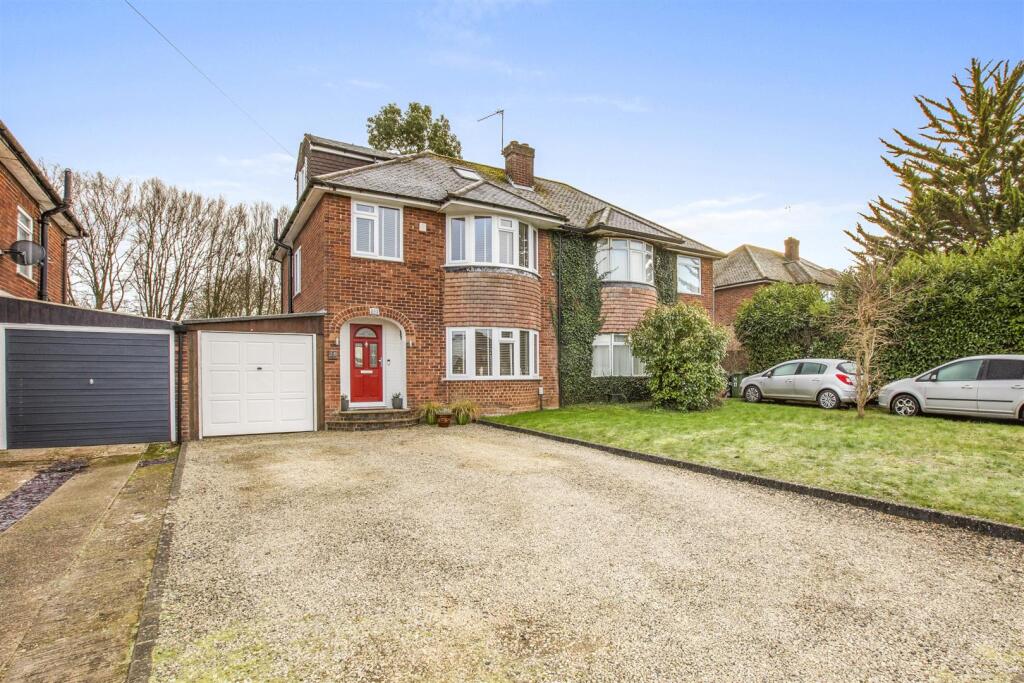 35 Ellsworth Road, HP11 2TU-5.jpg