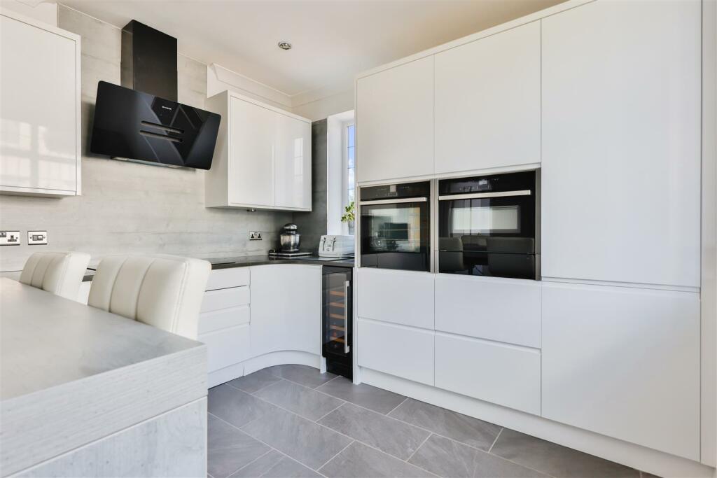 Beacon Holme - Kitchen (2).jpg