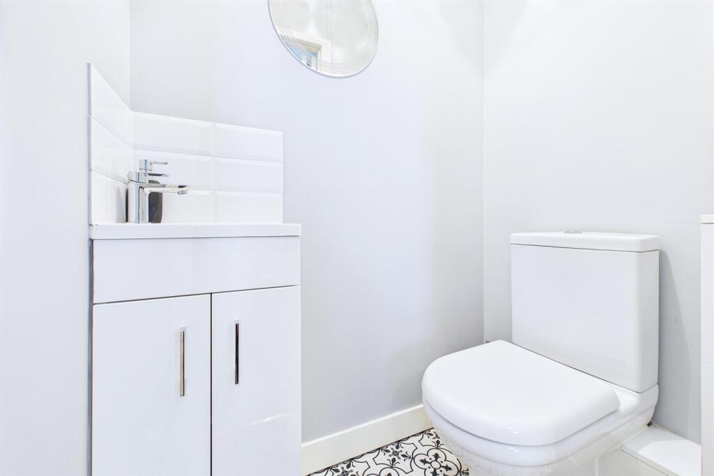 Bedroom 1 WC