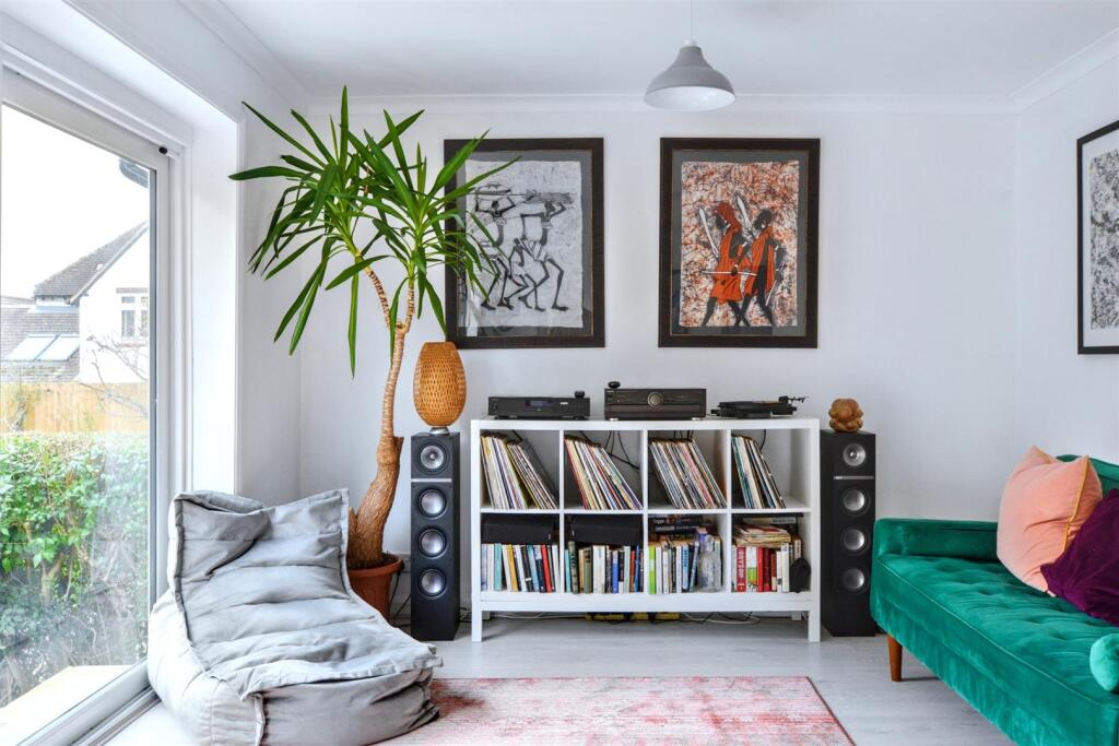 Open Plan Living/Dining Area
