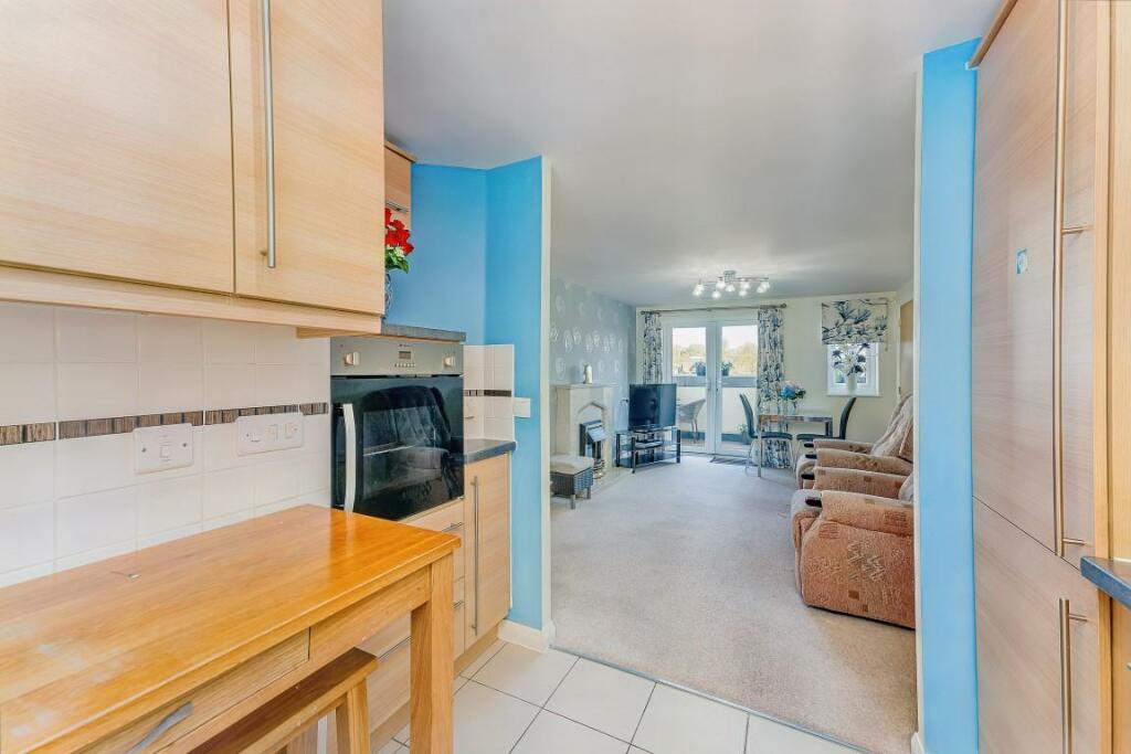 8549357-interior02 (Medium).JPG