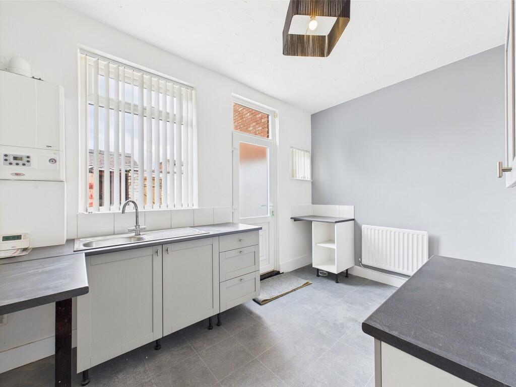 CAM01835G0-PR0195...