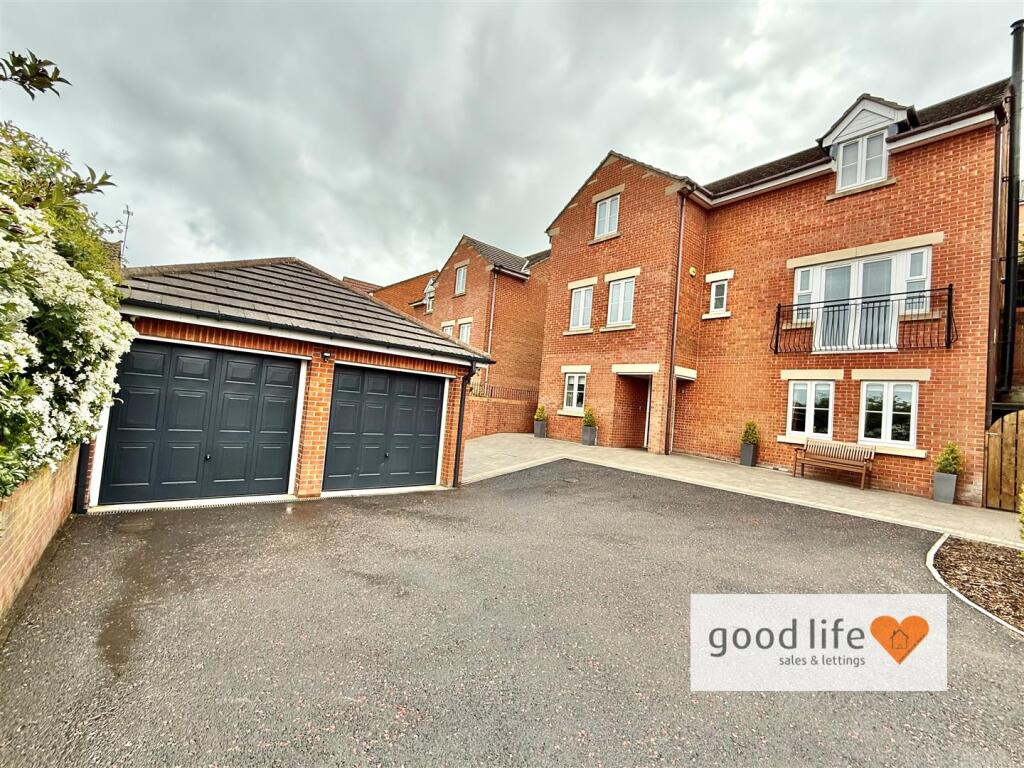 22 keddlestone close new front picture22keddleston