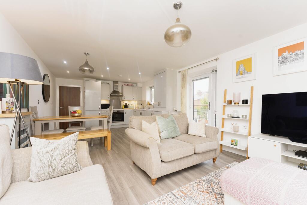 Lounge / Kitchen