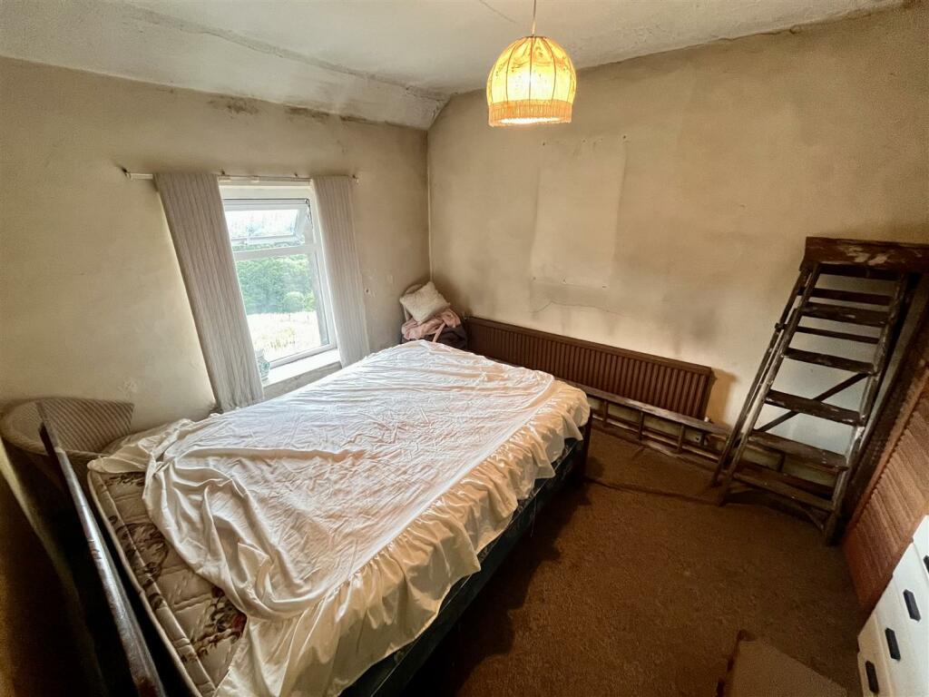 REAR BEDROOM 1