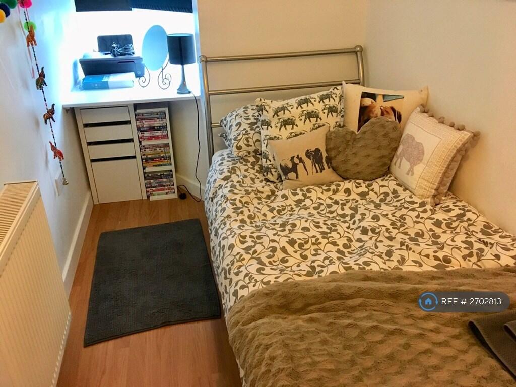 Single Bedroom 2