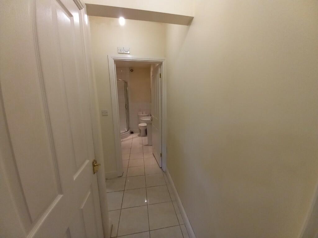 Hall / Utility
