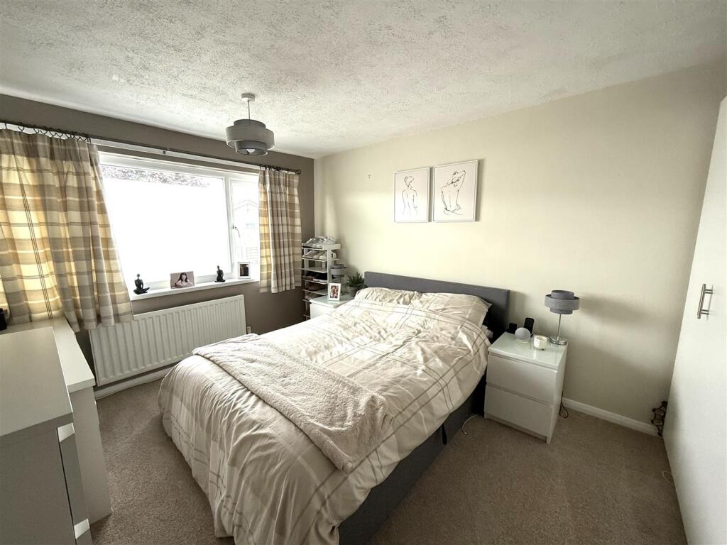 11 john till close bed 5.jpeg