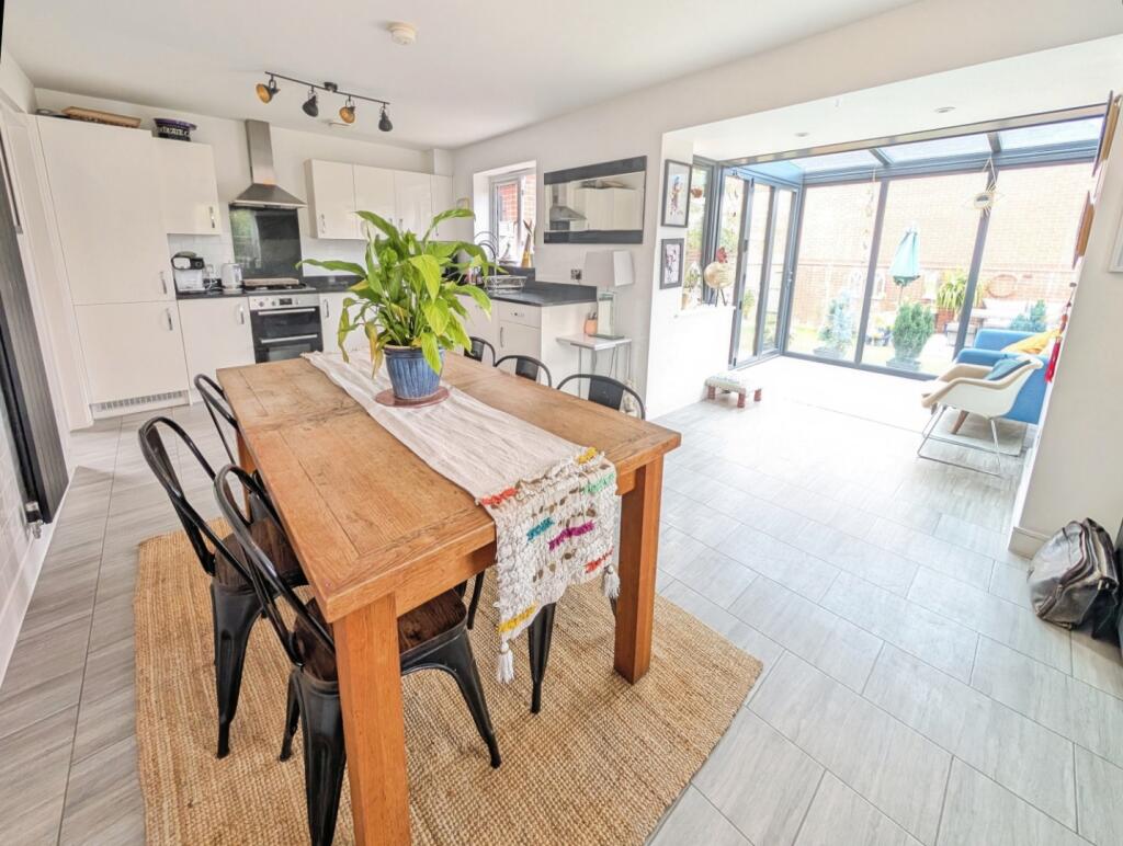 pbox-dining_room-326460.jpg