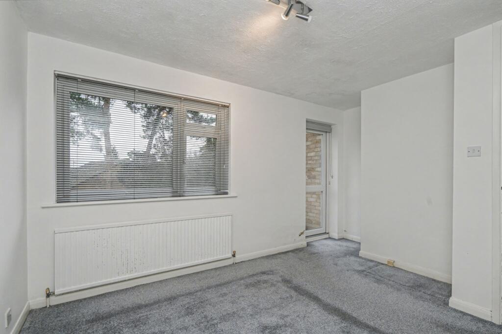 9 Coniston Court, Hanger Hill, Weybridge, KT13 9YR