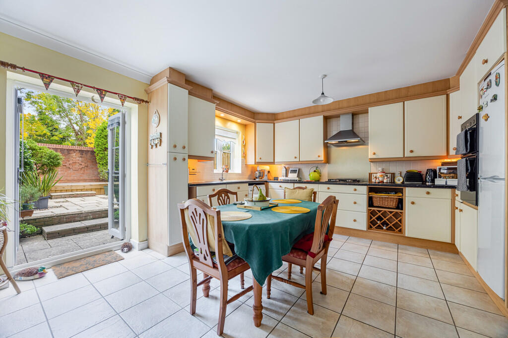 A05 - 95 Gras Law...