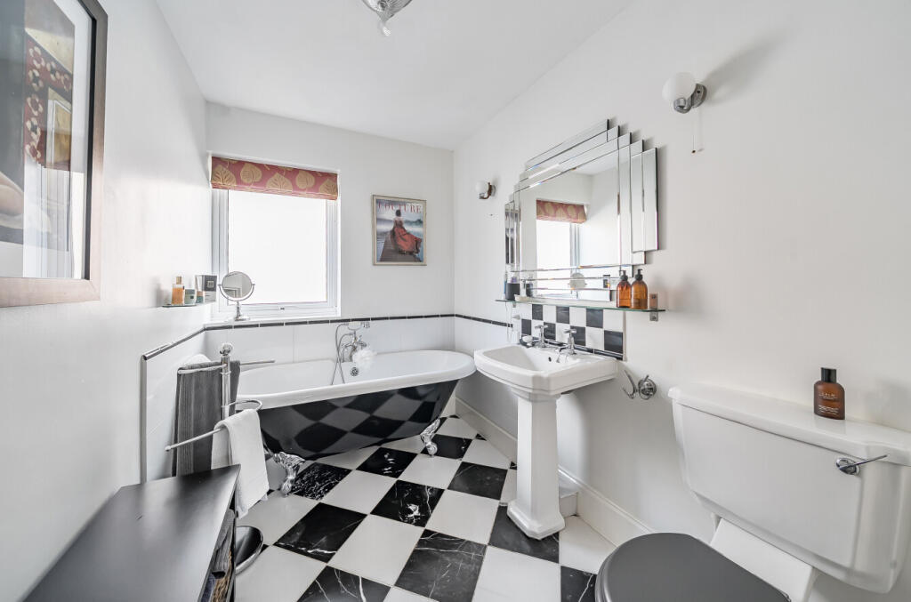 1346863-5-68baf61...