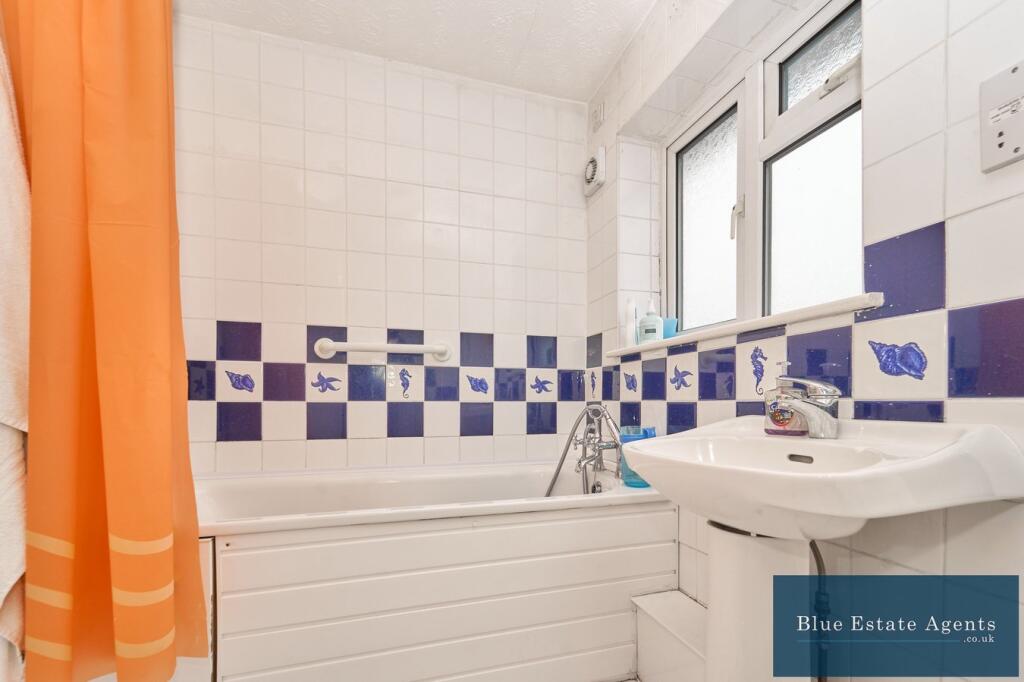 Family Bathroom Suite