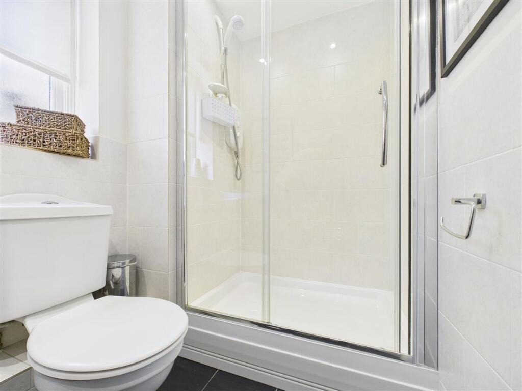GUEST CLOAKROOM (WITH SHOWER)