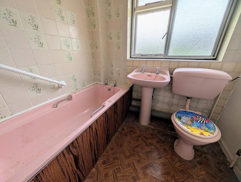 PXL_20250625_1056...