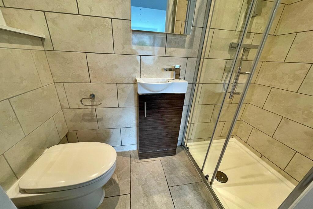 bedroom 1 ensuite
