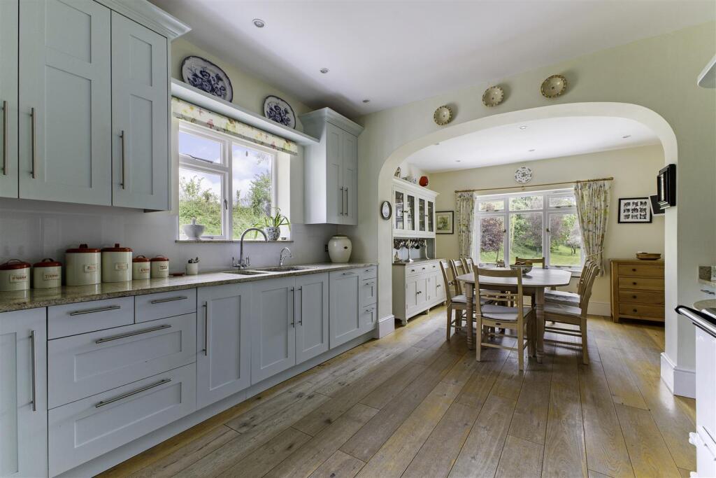 Kitchen/Breakfast Room