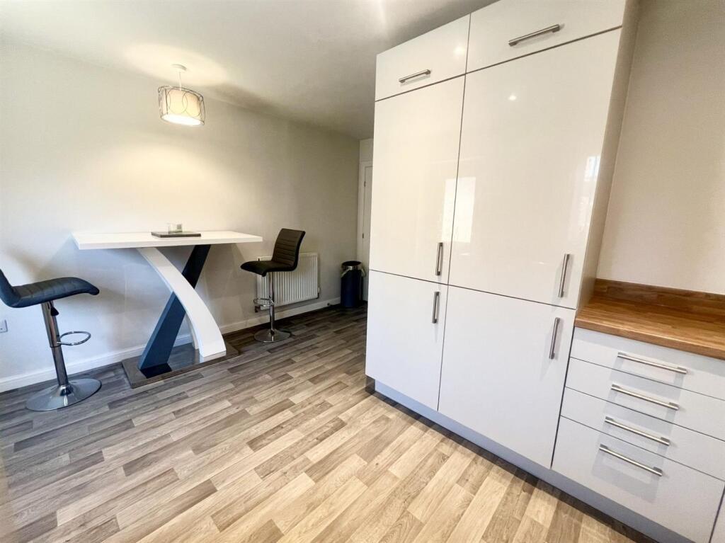 kitchen1.jpg