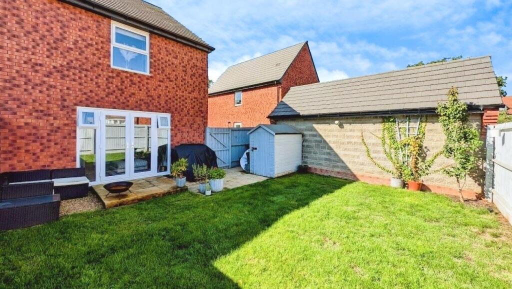 4 Derham Crescent garden c.jpg