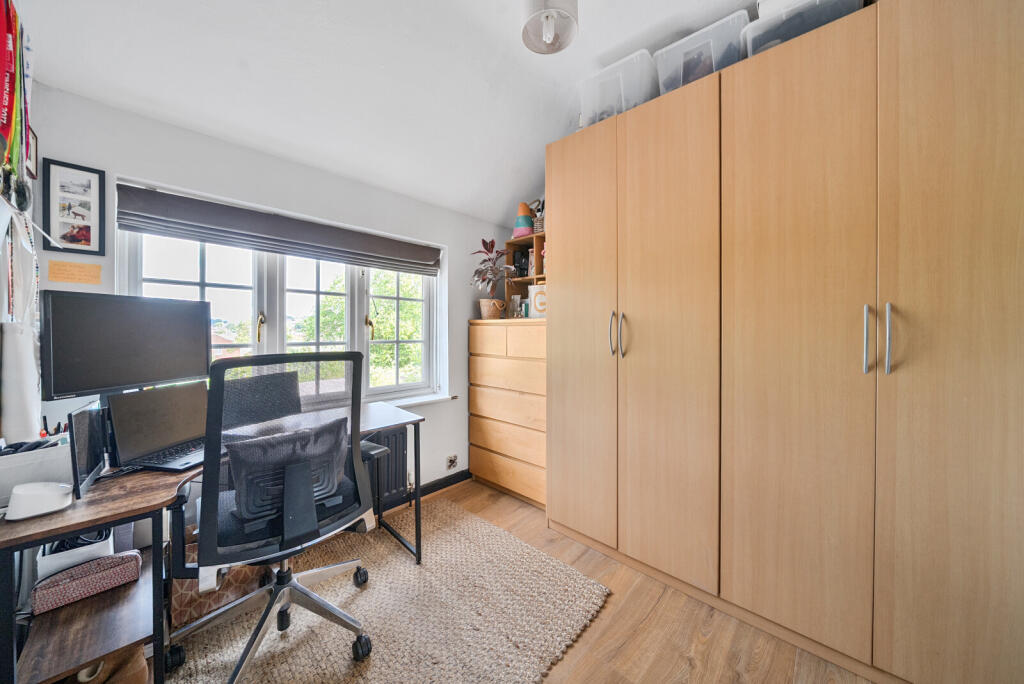 1334090-4-688ce44...