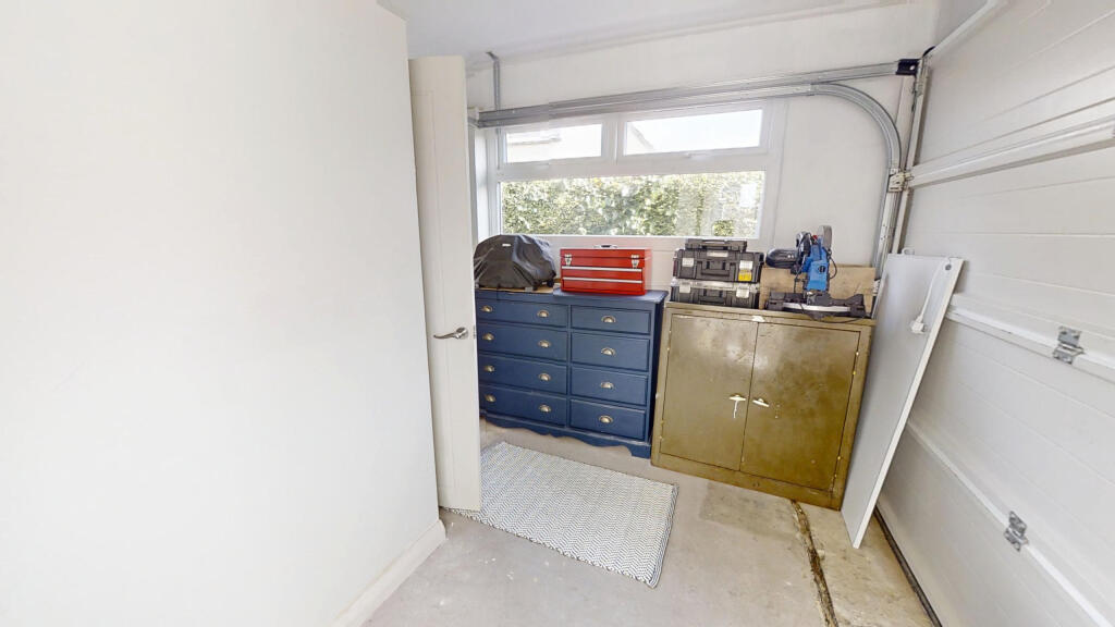 Park-Estate-Road-Portland-Dorset-UK-10092025_13274