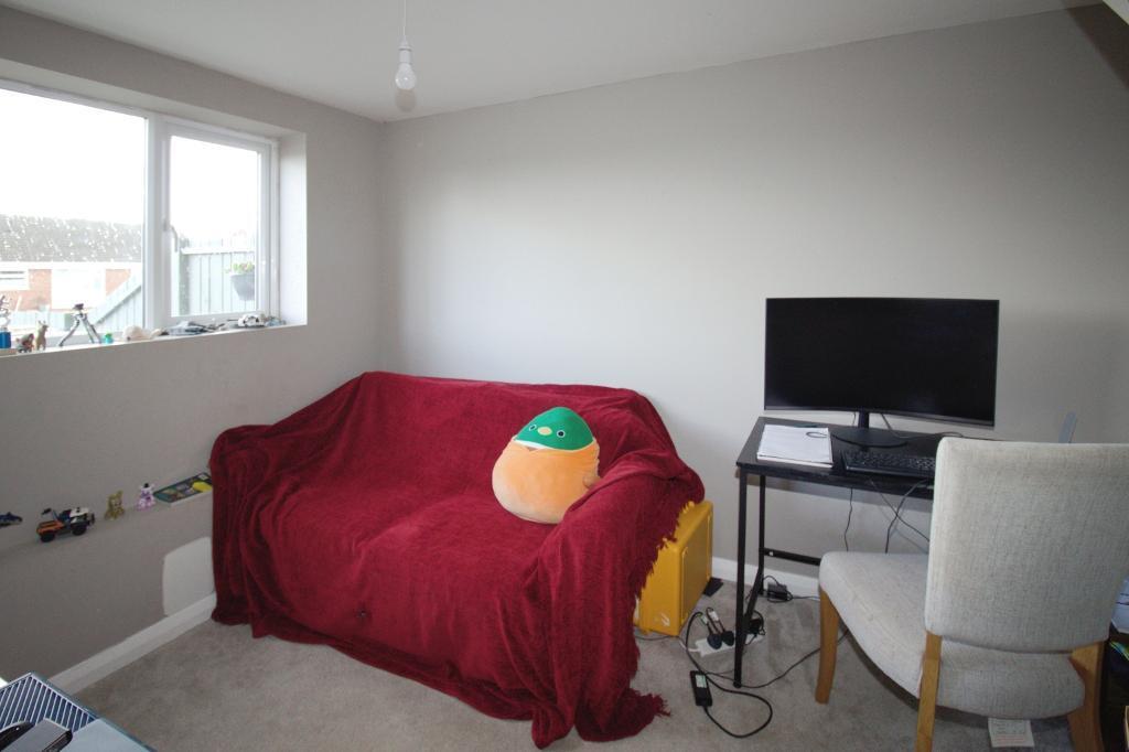 Office/playroom/fifth bedroom