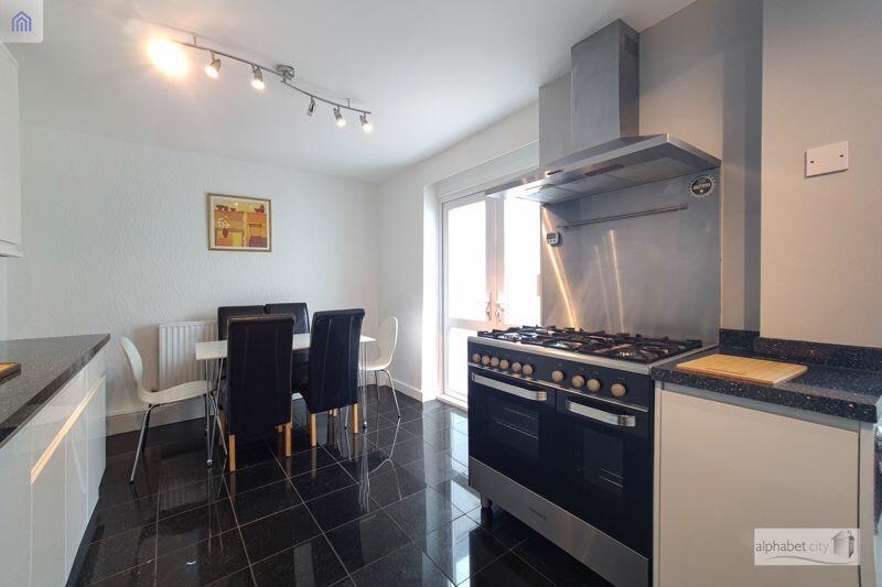 Kitchen diner