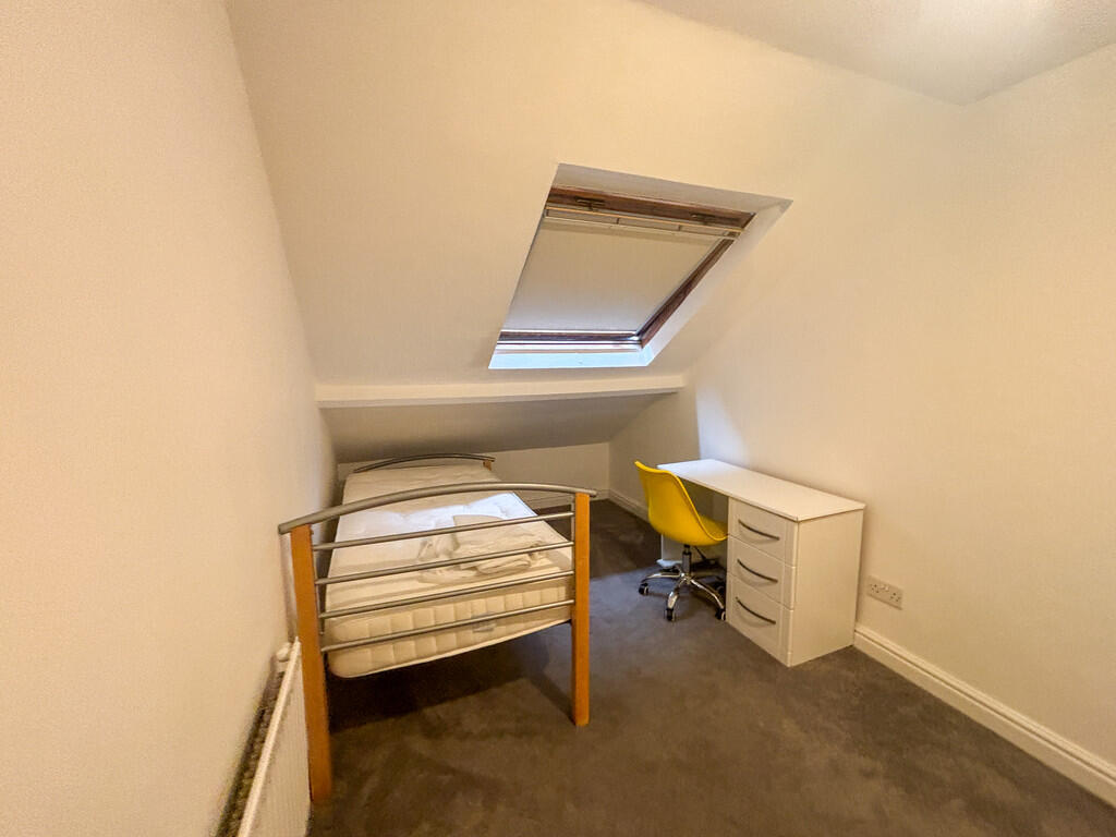Room 8 (1)