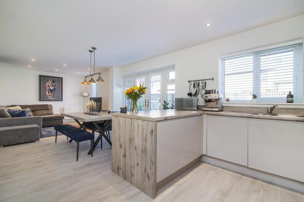 Kicthen / Dining Room