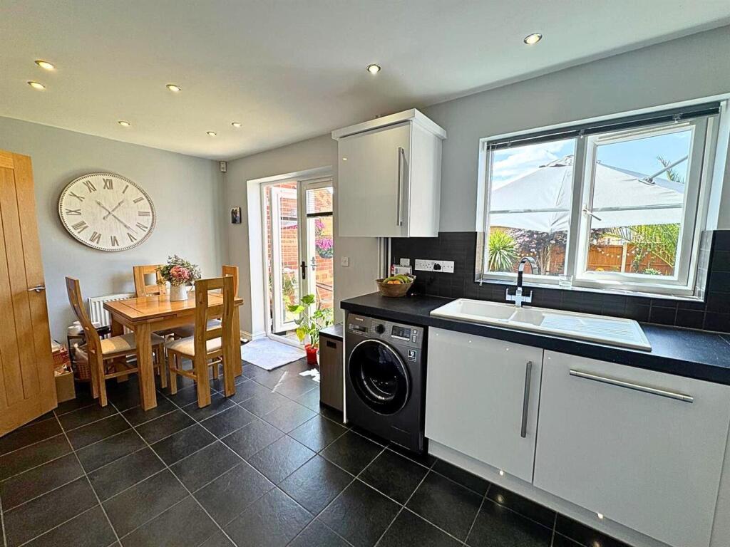 Kitchen/Dining Room