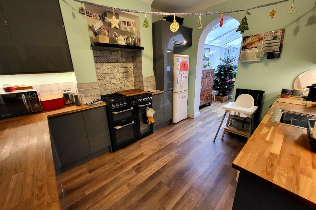 Re-fitted Kitchen 