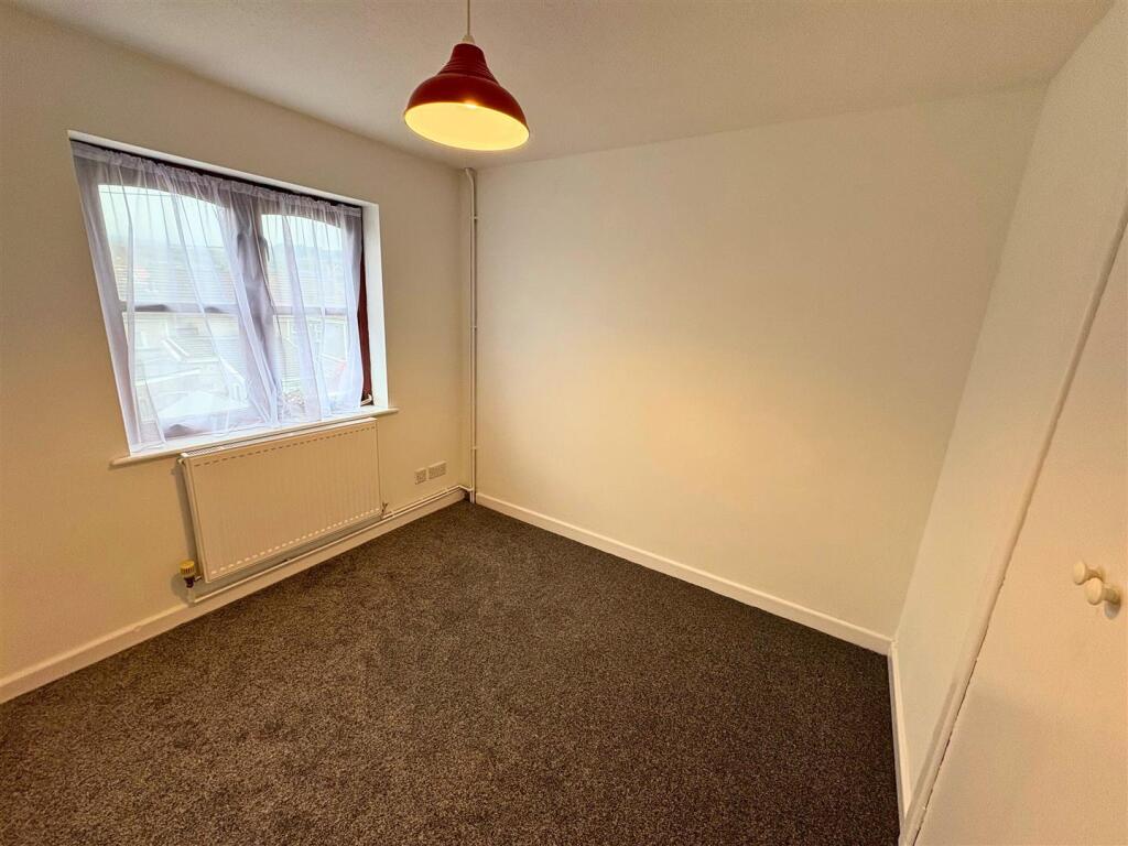 Bedroom 2a (edit).jpg