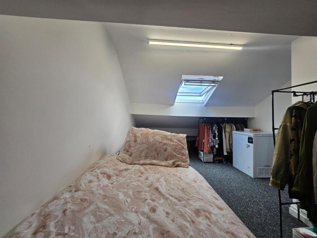 WhatsApp Image 2025-09-08 at 15.07.35 (2).jpeg