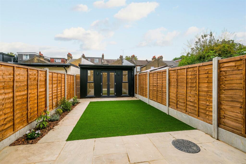69 Marten Road-36.jpg