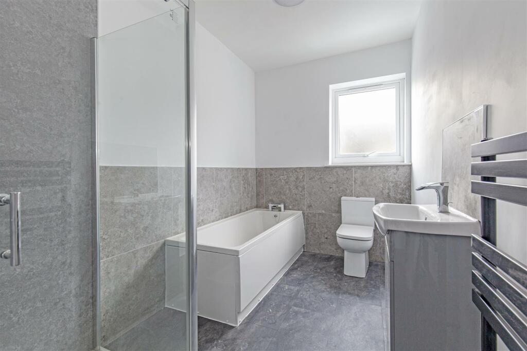 Superb Re-Fitted Bathroom