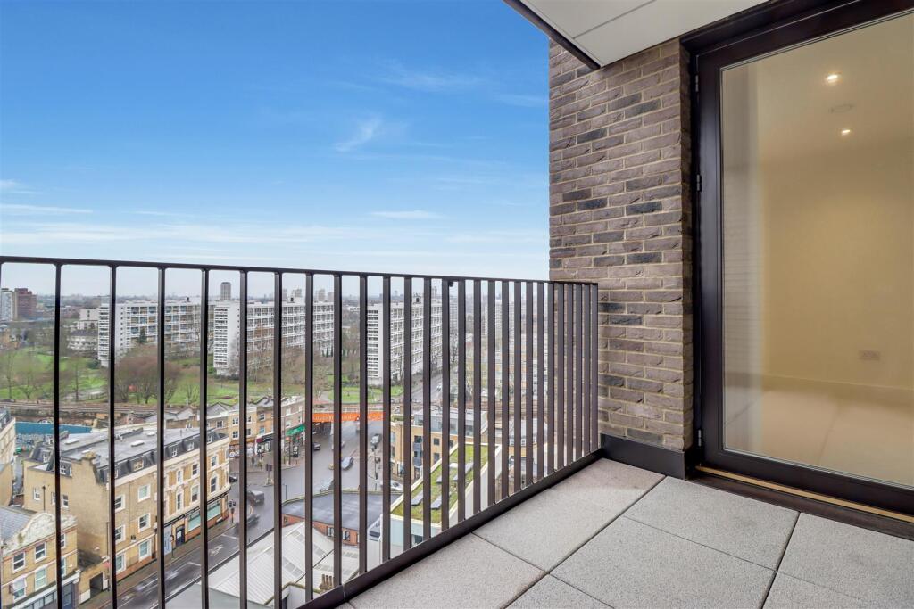 81-BALCONY-2.jpg