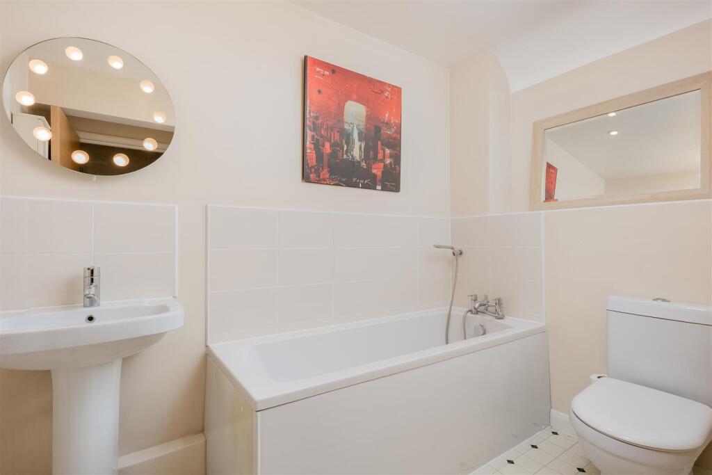 10 Merchants Place 2009-11.jpg