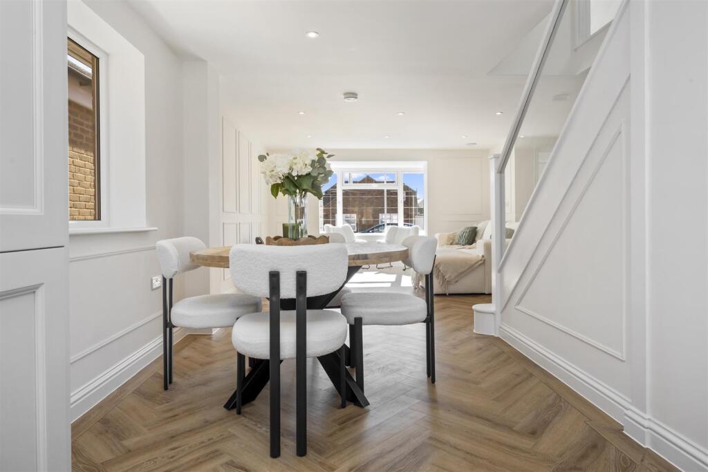 North Avenue, 9-023.JPG