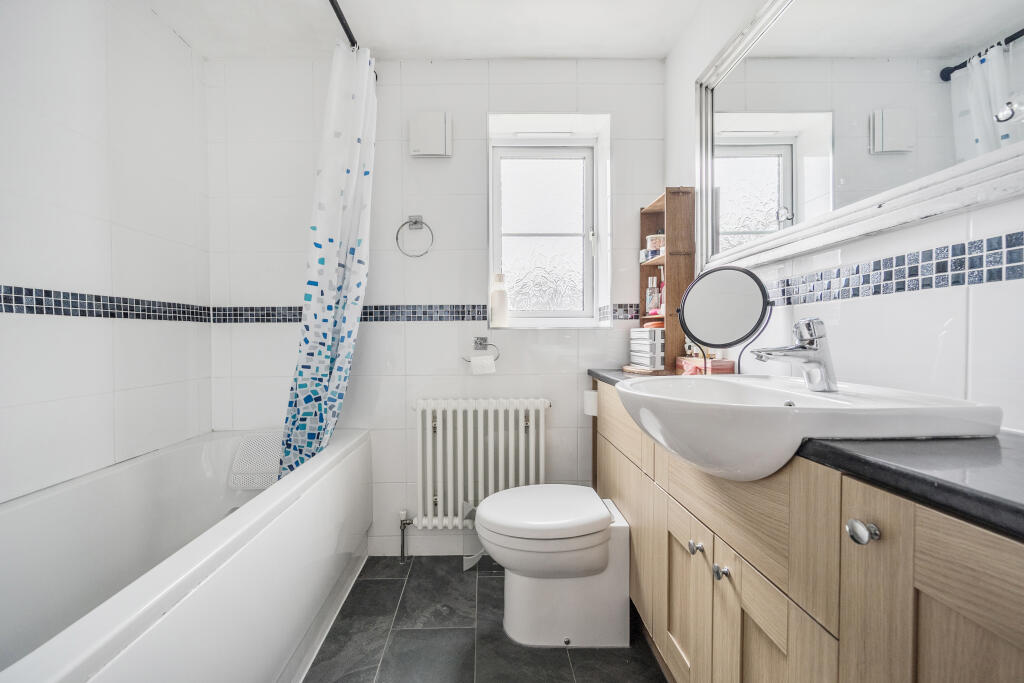 138471810692833559b96e