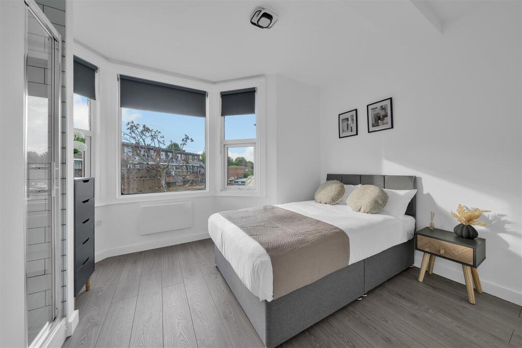 Apt. 3 - 2.jpg