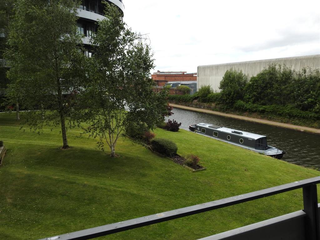 2352 Budenberg Ext3.JPG