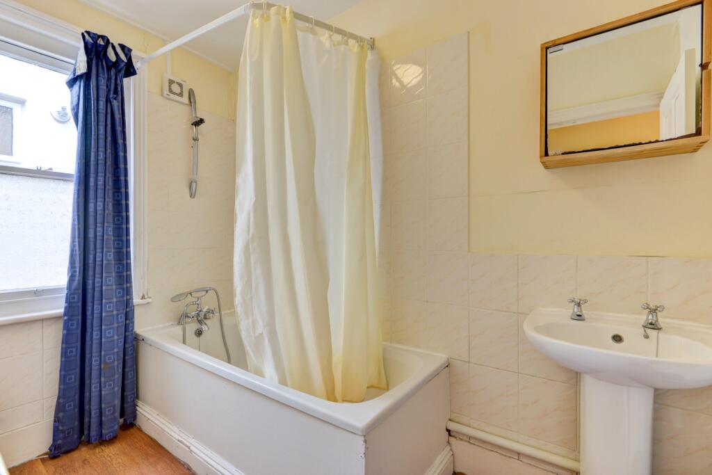 BATHROOM (2)