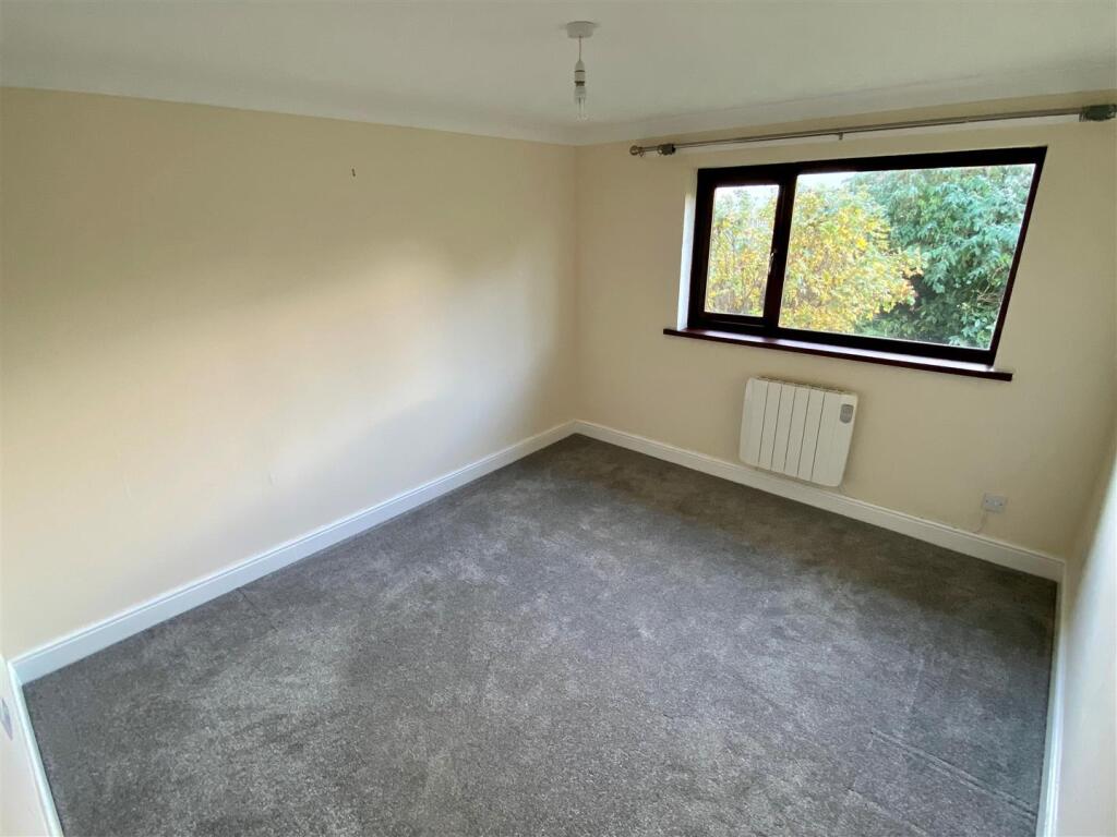 10 Gorse Close Bedroom 1
